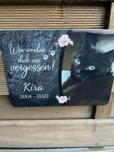 Customer photo review of Katzen Gedenktafel mit Foto & Spruch (UV- und wetterbeständig)