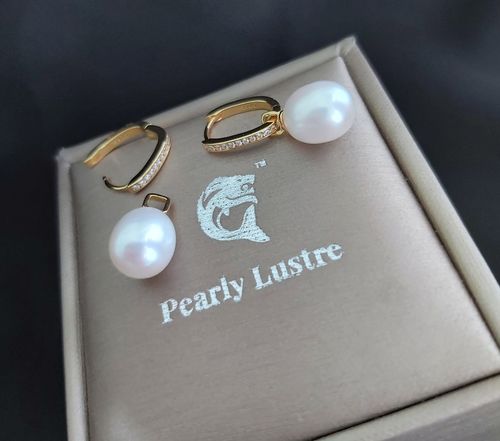 Customer photo review of New Yorker Freshwater Pearl Earrings WE00557