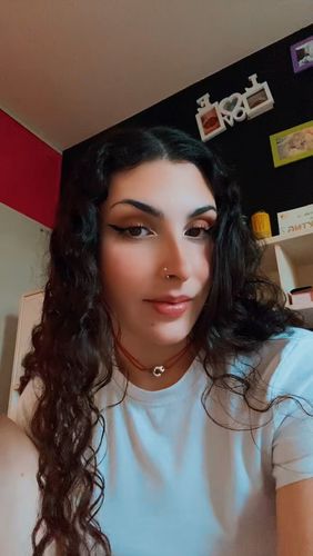 Customer photo review of Piercing Julia