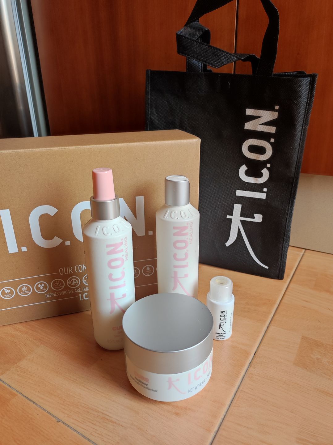Customer photo review of PACK ICON CURE - CHAMPÚ ACONDICIONADOR REPLENISHING SPRAY ANTIENREDOS 250 ML