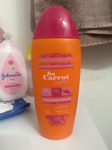 Customer photo review of Fair and White So Carrot Brightening Cream 50ml / 1.7 fl. oz