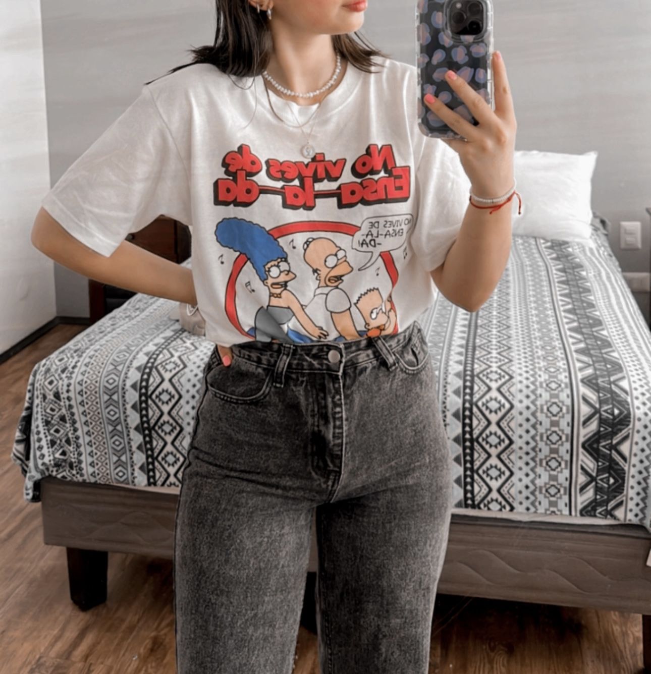 Customer photo review of NO VIVES DE ENSALADA UNISEX TEE