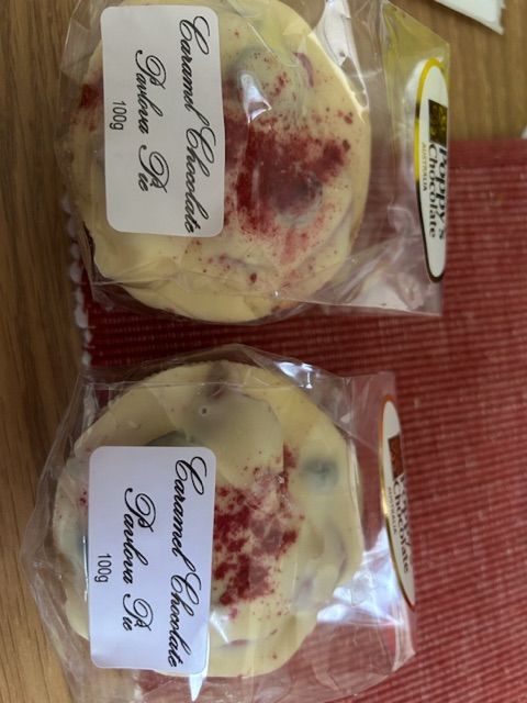 Customer photo review of Caramel Chocolate Pavlova Pie