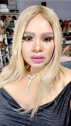 Customer photo review of Beka Basic line 18" | Golden blond blend Wig