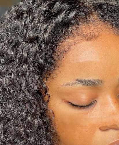 Customer photo review of 4C Edges | Luvwin Water Wave Kinky Edges  Free Parting 13x6 Undetectable Lace Front Wig | Afro Inspired