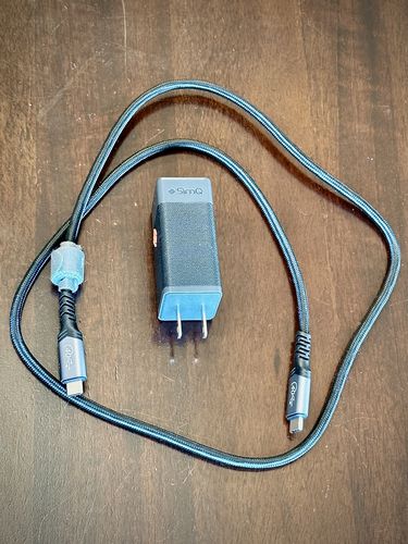 Customer photo review of USB 4 Gen3 Type C Cable 8K60Hz, Data 40Gbps, PD 240W(48V/5A) 1m / 3.28ft