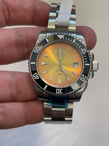 Customer photo review of Aquacy 1769 Hei Matau Men's Automatic 300M Vintage Orange/Yellow Dive Watch ETA 2824 1769.OY.B.S.ET