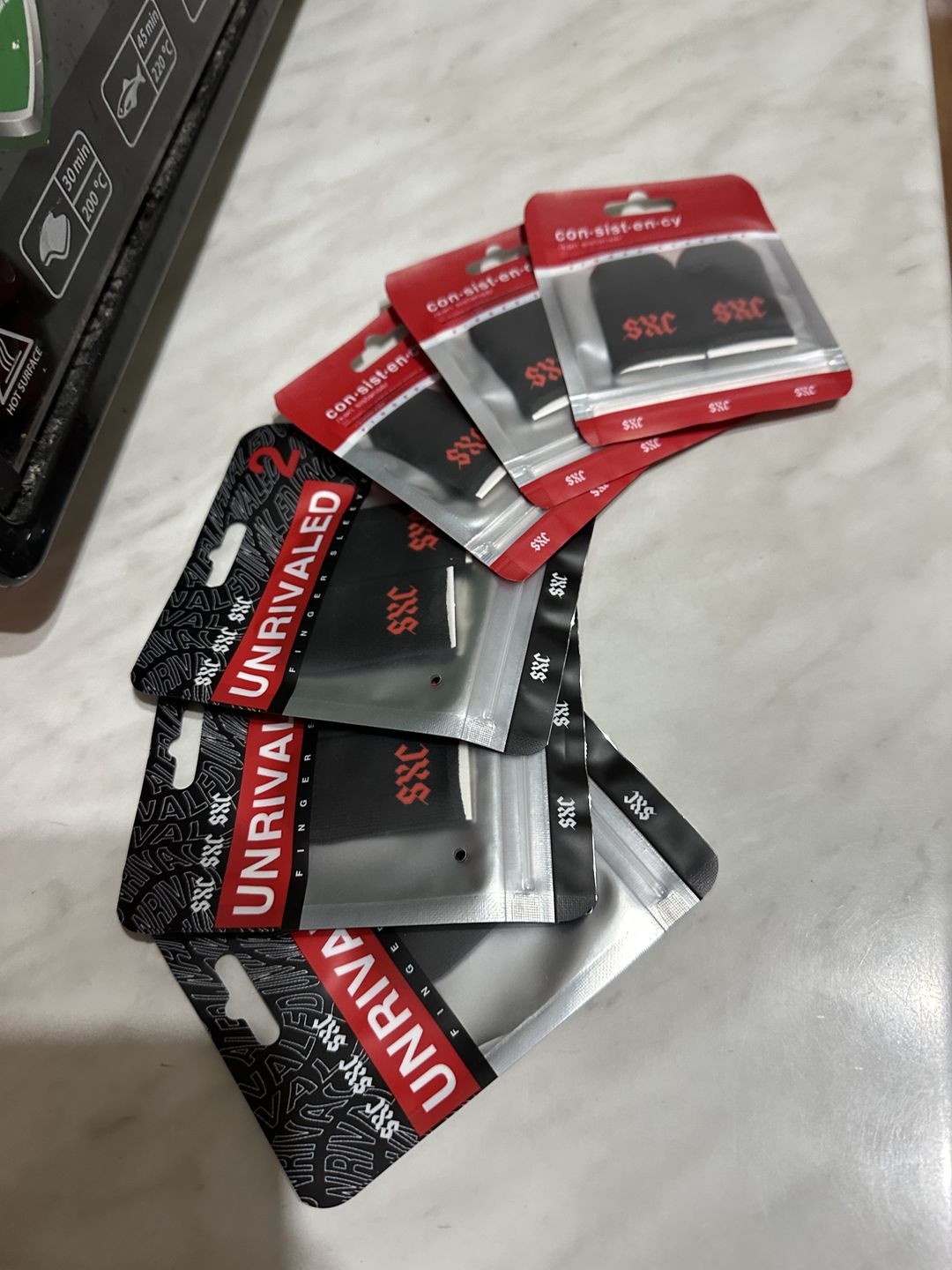 Customer photo review of "UNRIVALED 2.0" Finger Sleeves Three Pack