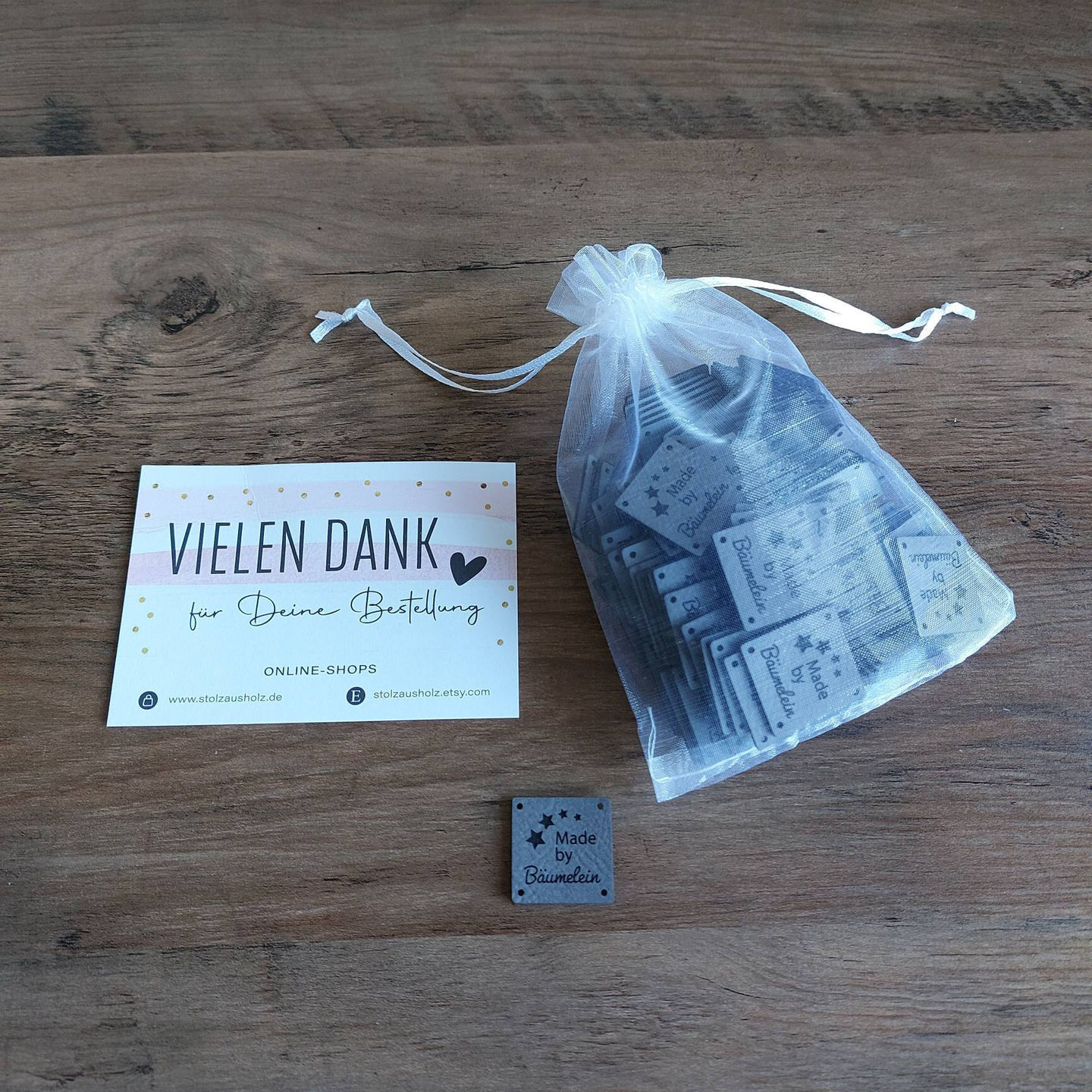 Customer photo review of Kunstleder Labels personalisiert mit Name oder Logo