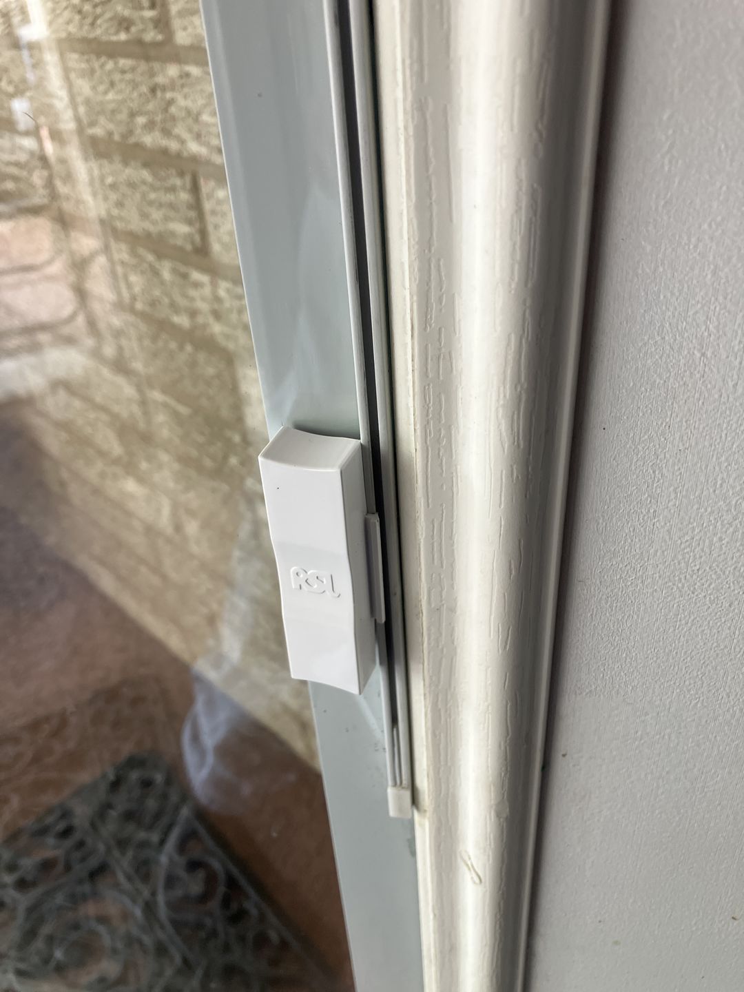Customer photo review of RSL Sliding Magnetic Blind Controller