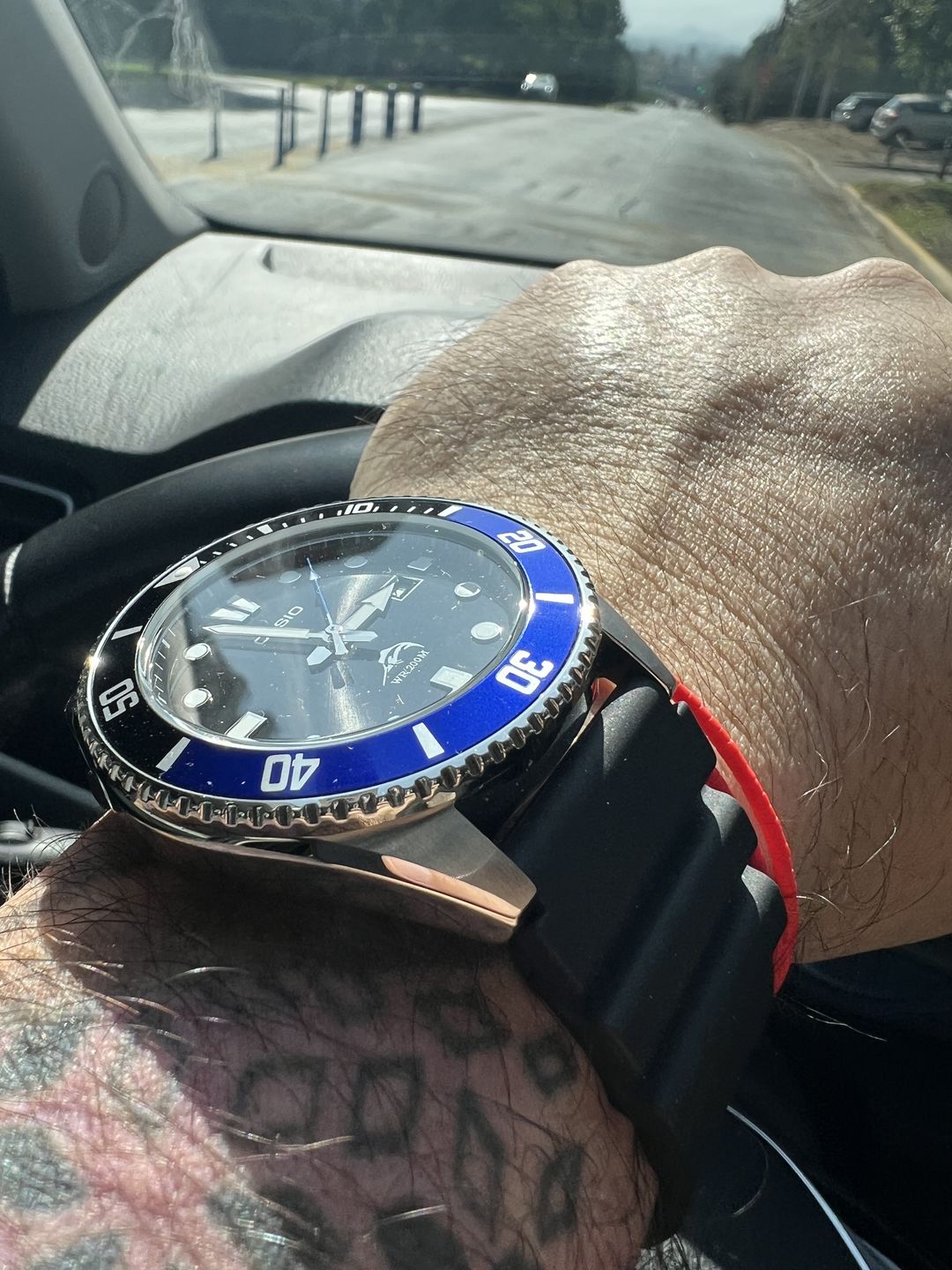 Customer photo review of Reloj Casio Submariner Marlin Duro MDV-106B-1A1VCF Batman Buceo [EXCLUSIVO]