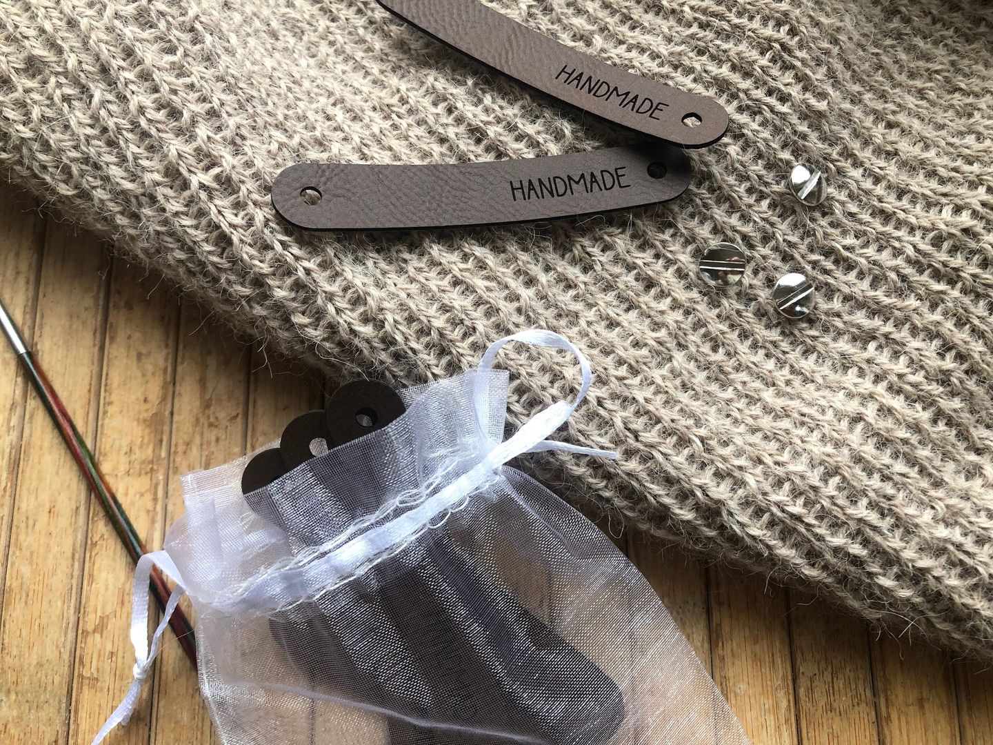 Customer photo review of Kunstleder Label HANDMADE für Häkelkörbe etc. - 90x15 mm - CS0018