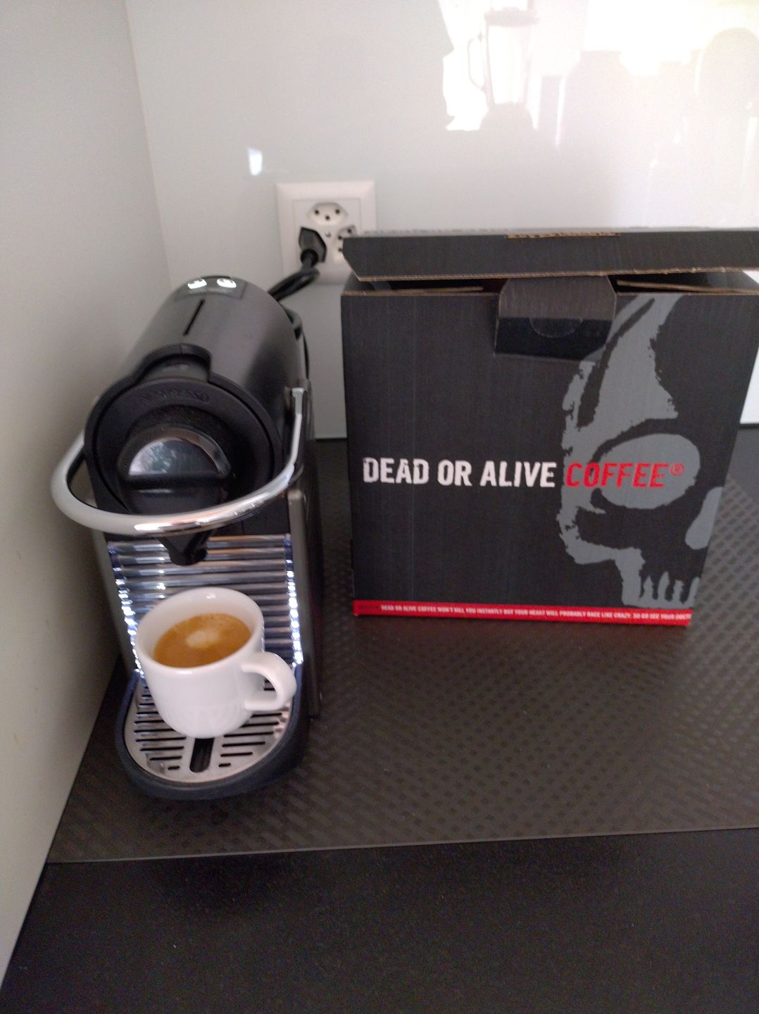 Customer photo review of DEAD OR ALIVE COFFEE Nespresso-kompatible Kapseln, Espresso, Medium-Dark Röstung, säurearm