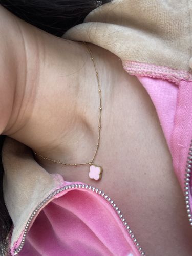 Customer photo review of Rose Lucky Leaf Kette 14K Vergoldet