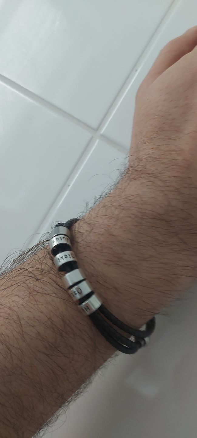 Customer photo review of LOANYA Lederarmband für Herren mit personalisierten Beads