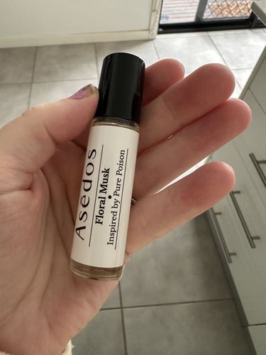 Customer photo review of FLORAL MUSK PERFUME OIL