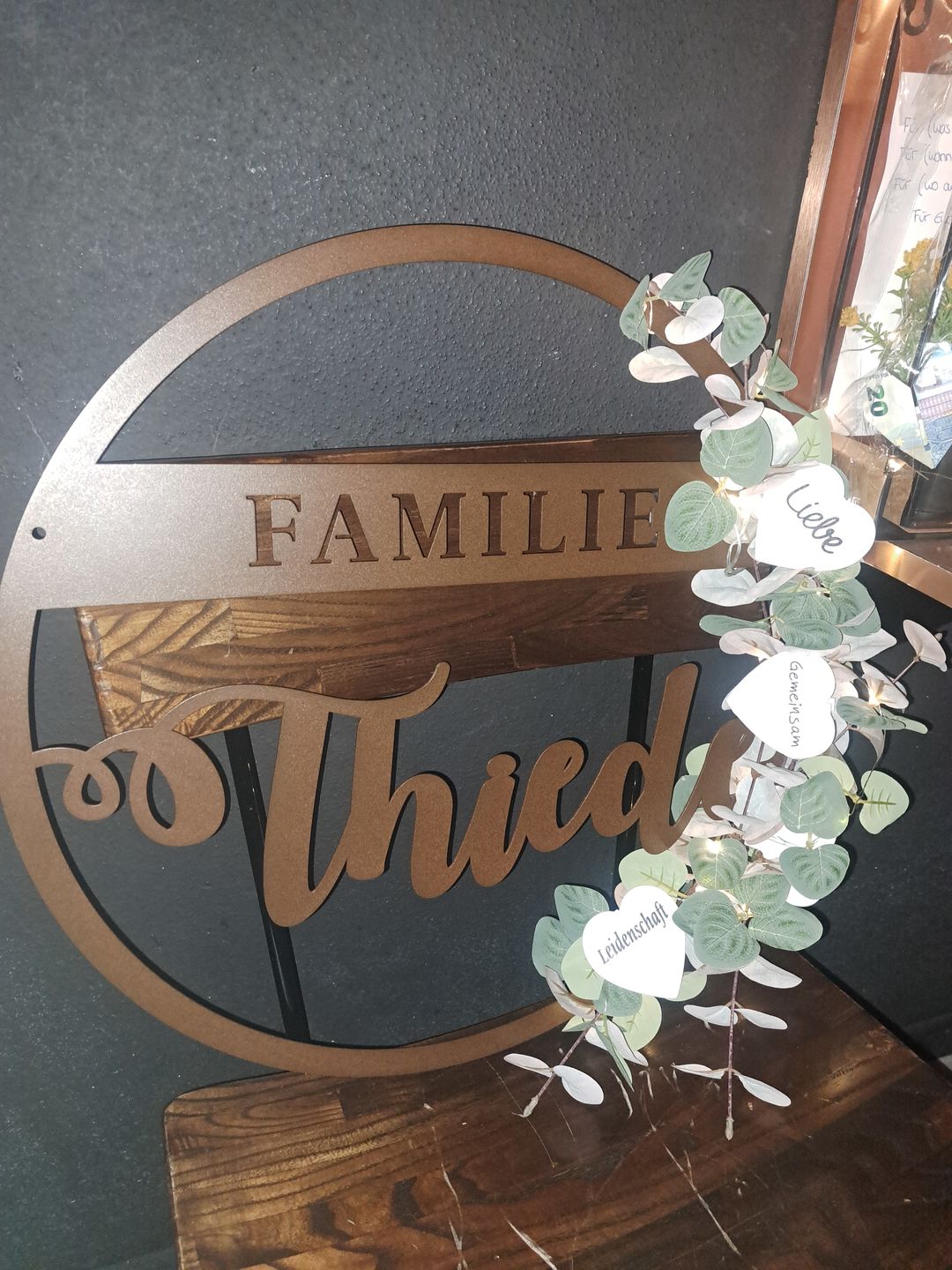 Customer photo review of Türschild rund Family mit personalisierbarem Familienname - ein garantierter Hingucker