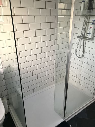 undefined review of ShowerWorX 215mm Wetroom 8mm Return Screen image 1 out of 1