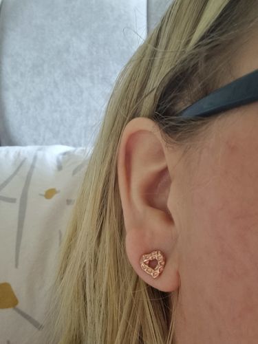 Customer photo review of Allegro Heart Stud Earrings