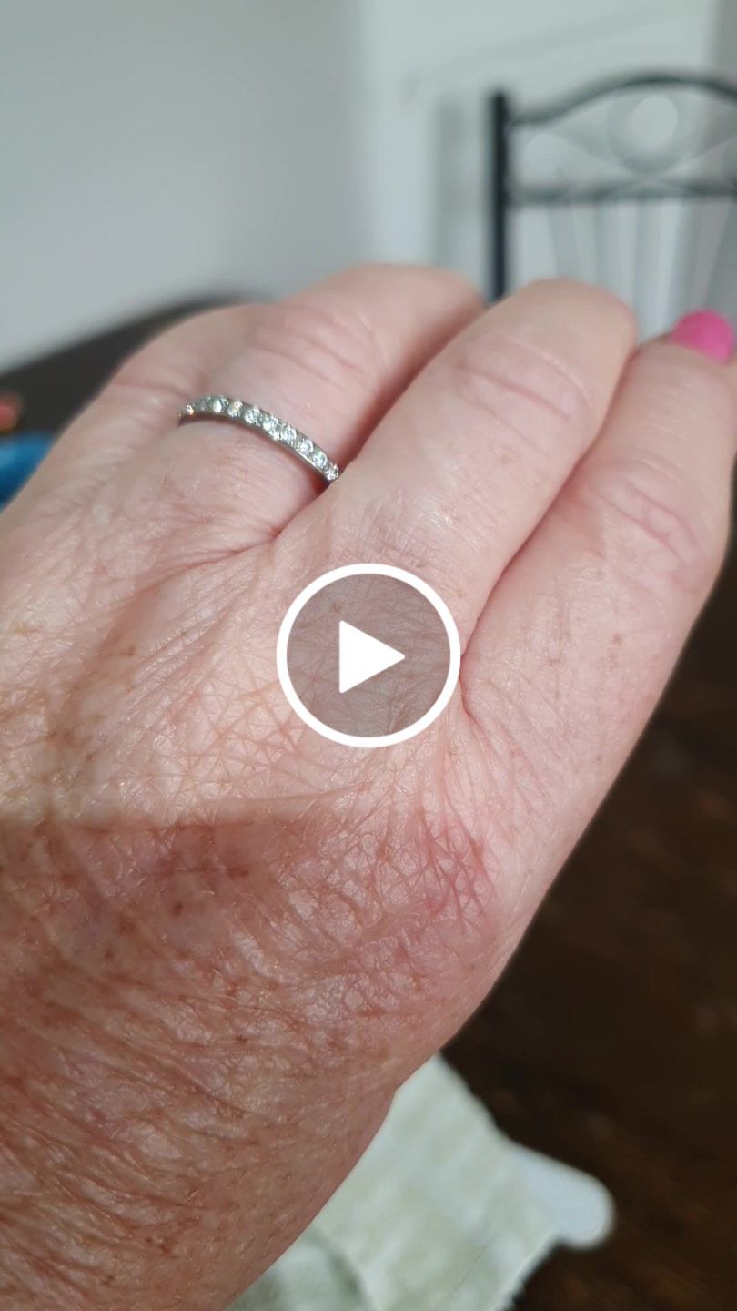Customer video review of Original 2mm Full Glitz Ring