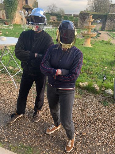 Customer photo review of Patrons Casque Daft Punk doré (pdf)