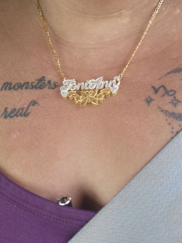 Customer photo review of Double Plated New Beginnings Name Necklace with Figaro Chain