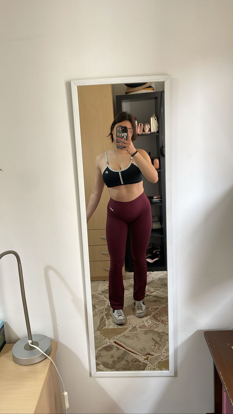 Customer photo review of Leggings a zampa di elefante Merlot
