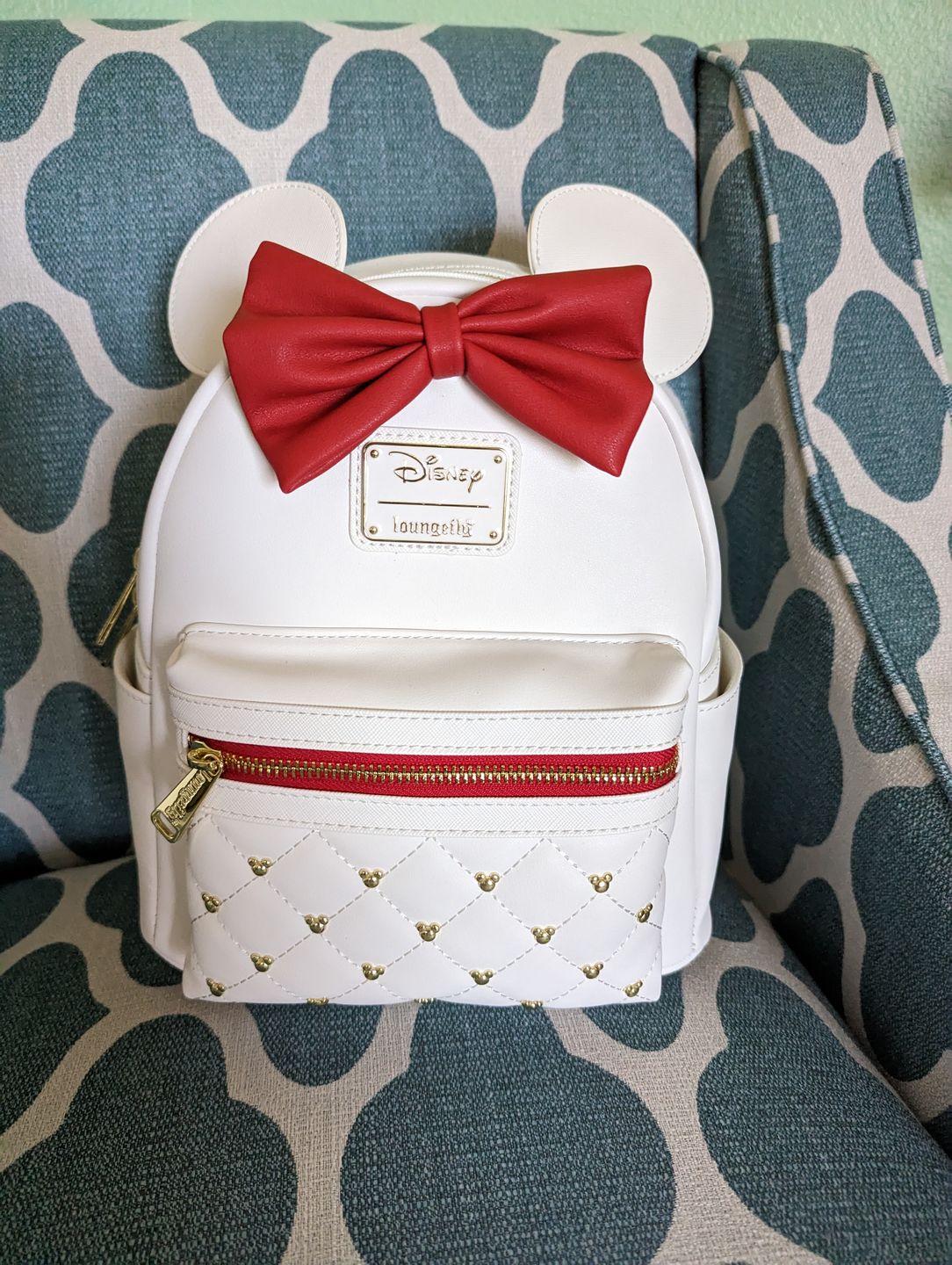 Customer photo review of 707 Street Exclusive - Loungefly Disney The Minnie Mouse Classic Series Mini Backpack - The Sweetheart