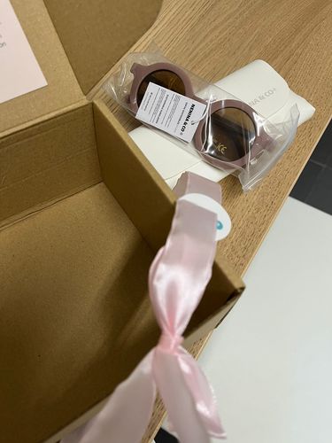 Customer photo review of Gafas de sol Rosa viejo Sostenibles Nenina & Co