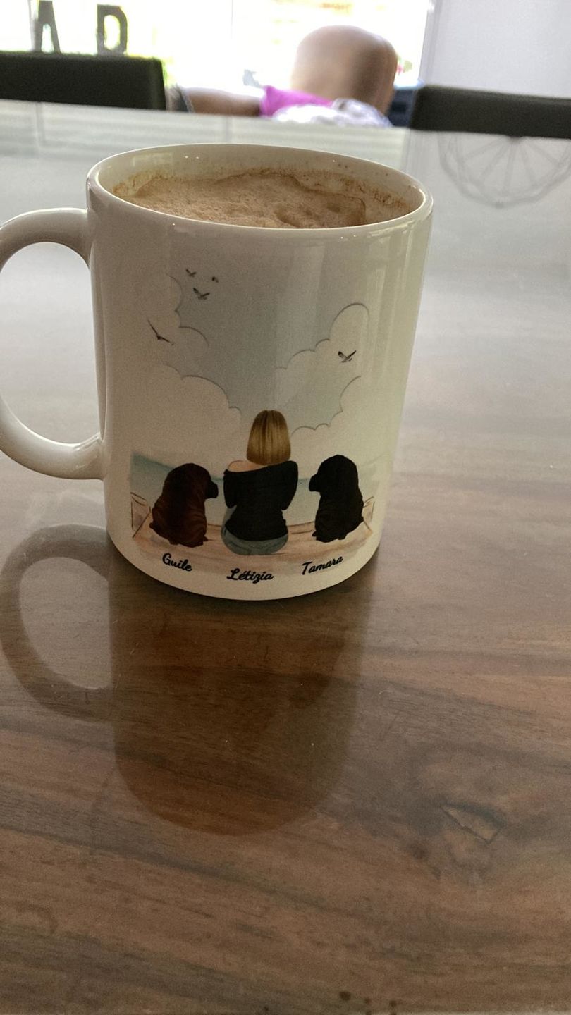 Customer photo review of Femme avec chien - Mug personnalisé