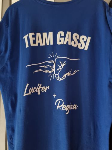 Customer photo review of Team Gassi Fauststoß - Individuelles Herren Shirt Rückendruck