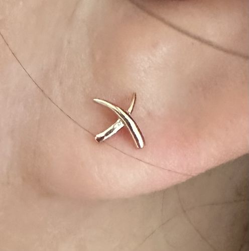 Customer photo review of Molto Kiss Stud Earrings