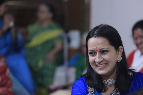 Customer photo review of Rubans Gold Plated Elegant Kundan Choker Set With White Beads.