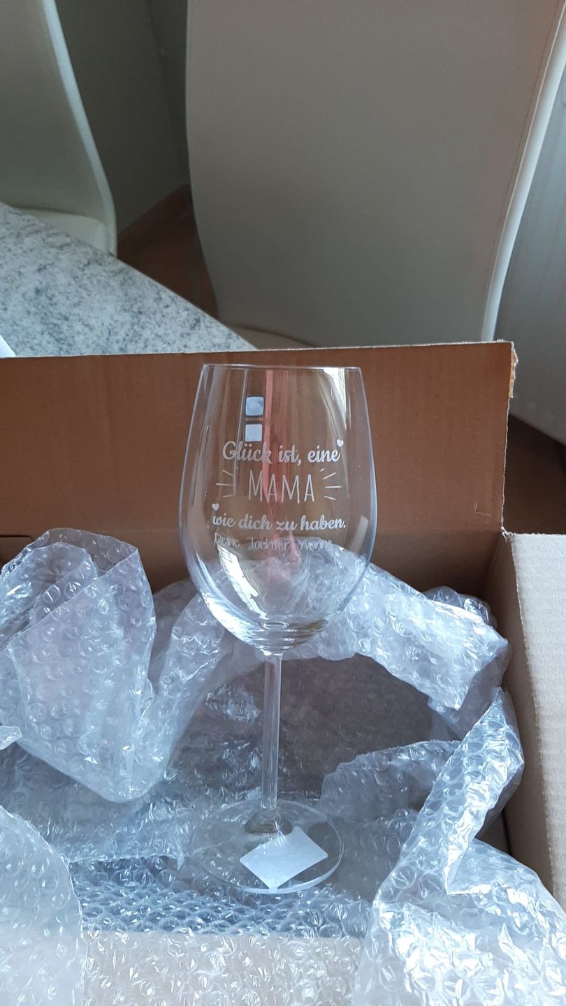 Customer photo review of Glück ist - Personalisiertes Weinglas