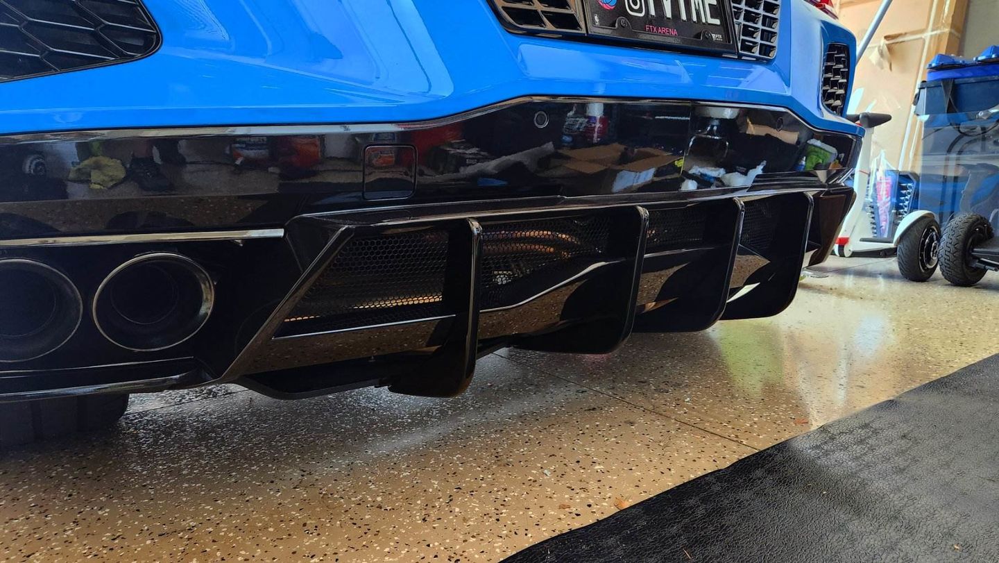 Customer photo review of Chevrolet Corvette C8 Z51 Add-On Rear Diffuser Fin