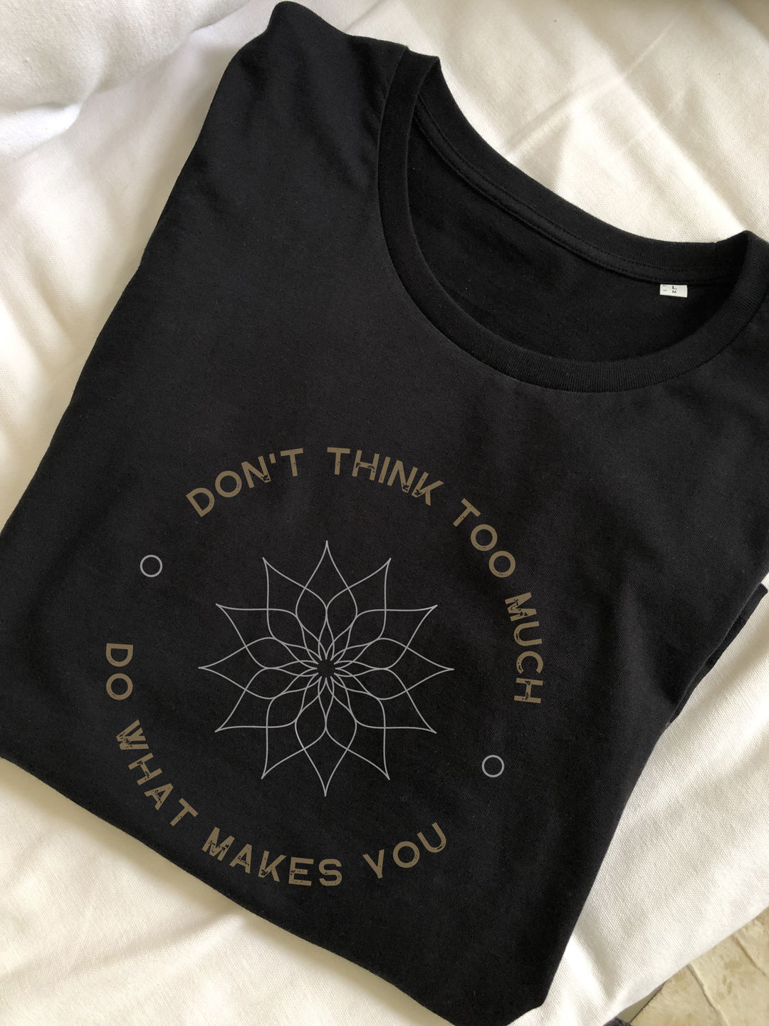 Customer photo review of Damen T-Shirt slim fit "DON'T THINK TOO MUCH" Bio-Baumwolle