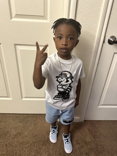 Customer photo review of Kids Cash Addicted Chenille T-Shirt and Raw Drip Black Chenille Cotton Shorts Set