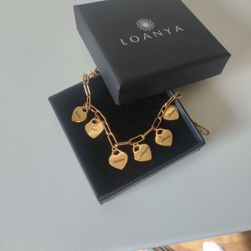 Customer photo review of Bracelet LOANYA avec pendentifs cœur personnalisés