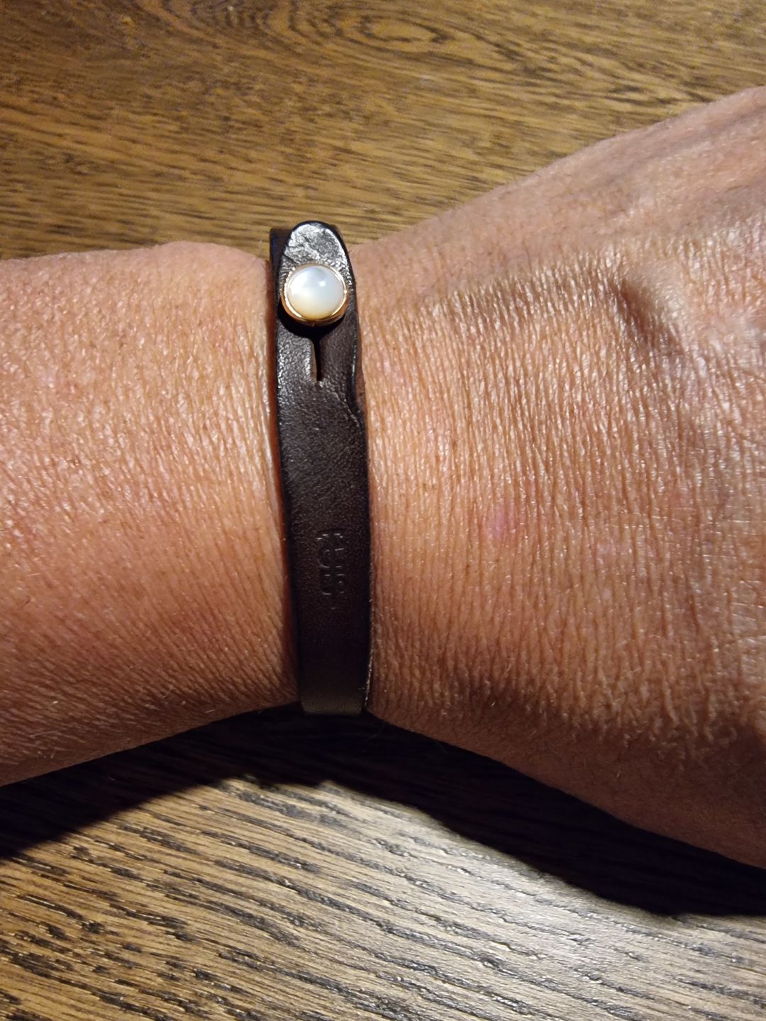 Customer photo review of Bracciale pelle io Madreperla Tulsi