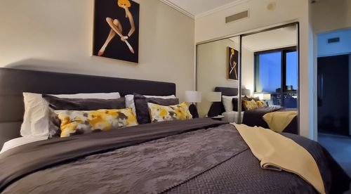 Customer photo review of BALLY BLONDE, Bernard Villemot