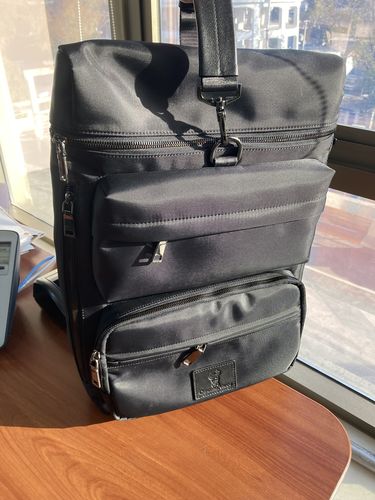Customer photo review of NUEVA Mochila Negra Caballero Armado