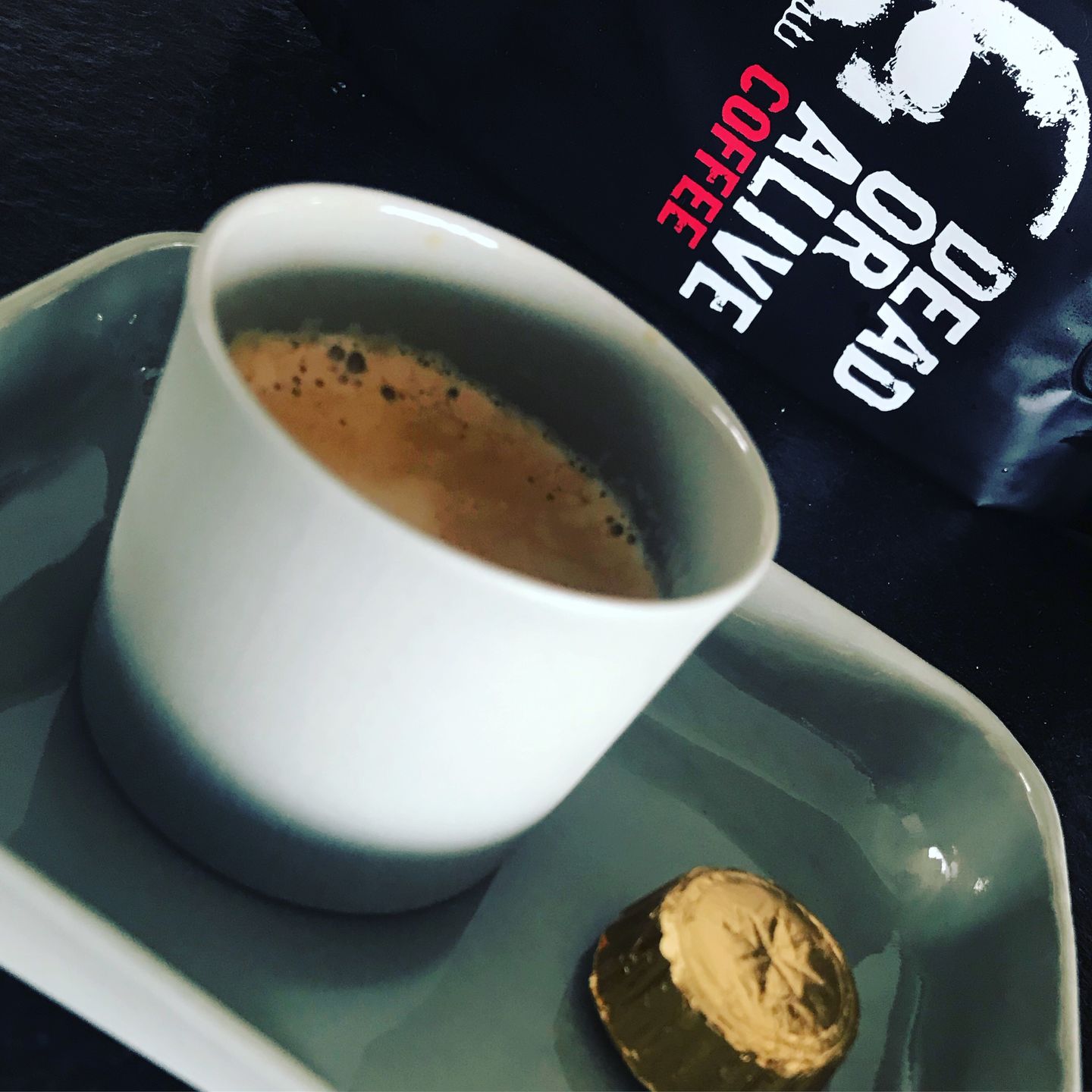 Customer photo review of DEAD OR ALIVE COFFEE No3 – 100% Robusta. Stark. Vollmundig. Espresso.