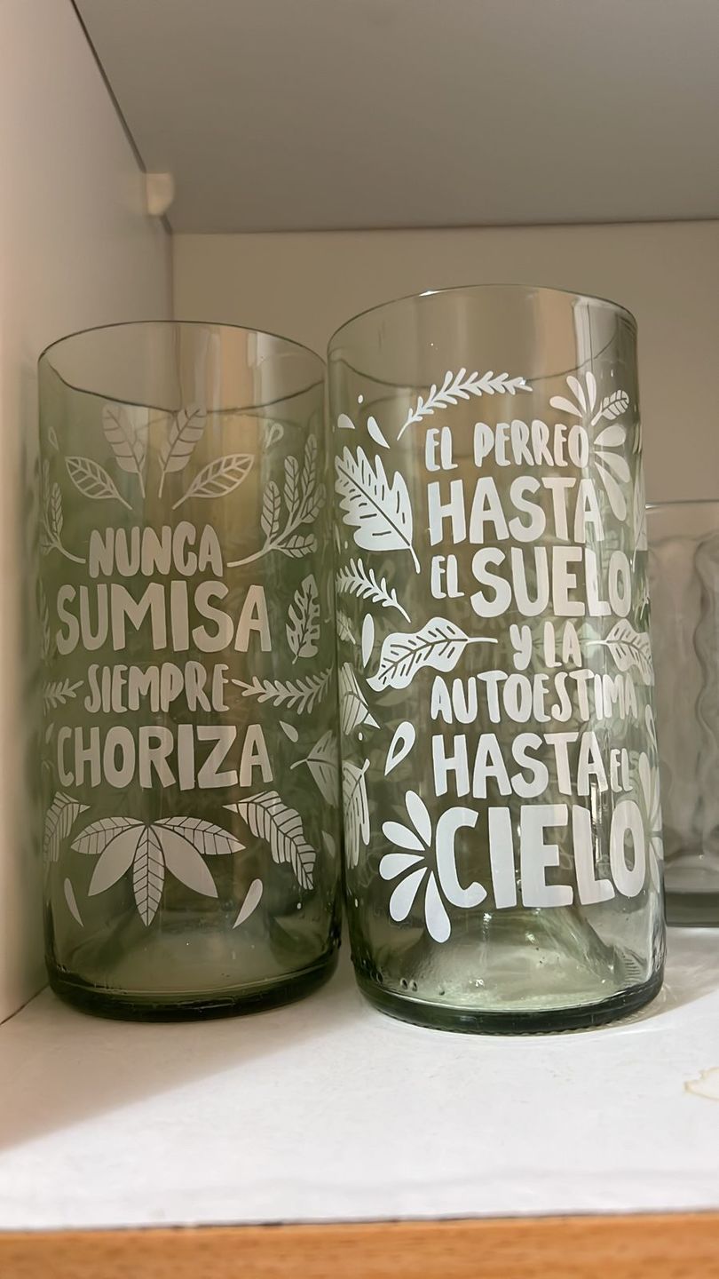 Customer photo review of Vasos Feministas Girl Power Juego de 6 Vasos