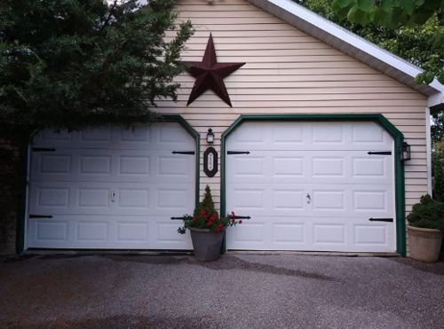 Customer photo review of Decorative Garage Door Hinge and Handle Magnet Accents (6-PC Set)
