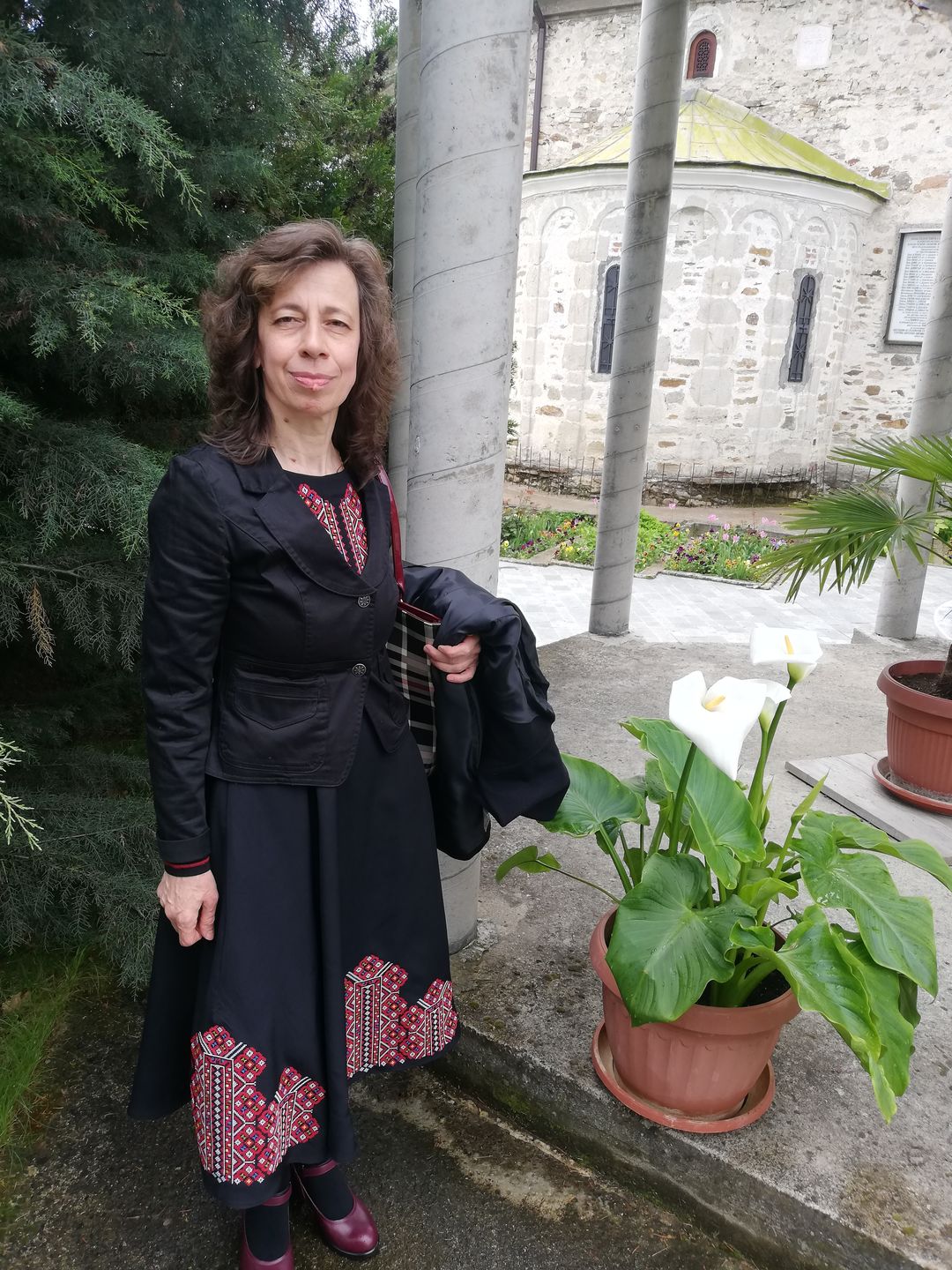 Customer photo review of Тениска с бродирана черна ахроматична шевица "Канатица"