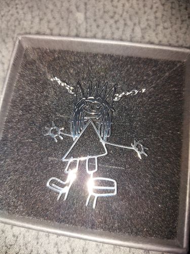 Customer photo review of LOANYA persönliche Kinderzeichnung als Halskette oder Anhänger