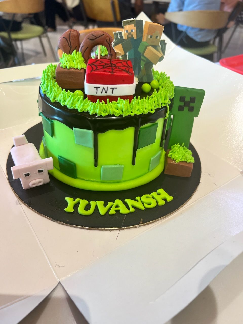 Customer photo review of Minecraft Drip Design Cake
