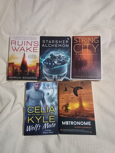 Customer photo review of Science Fiction & Fantasy Box of 4 Surprise Books