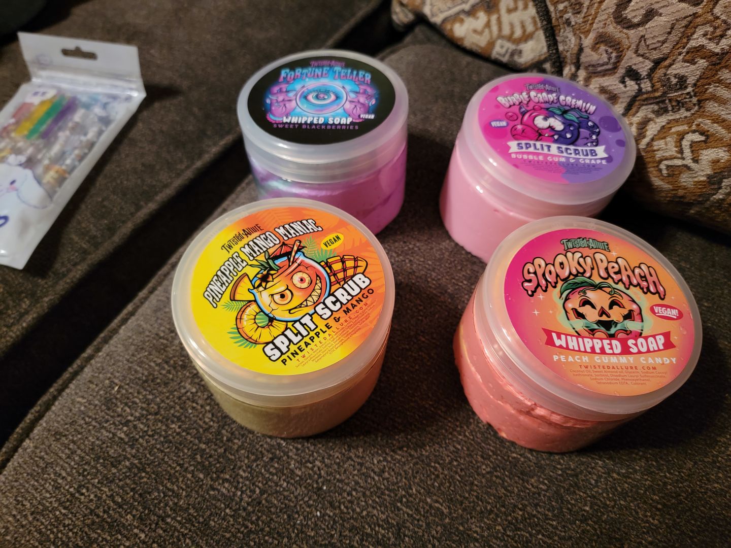 Customer photo review of Bubble Grape Gremlin Split Scrub (Bubble Gum & Grape)