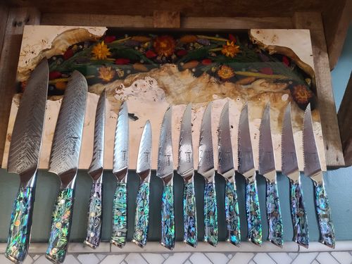 Customer photo review of "Umi" Japanese VG10 Damascus Steel Steak Knife Set - Abalone Shell Handle
